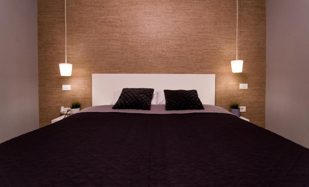The Retreat Apartment Sinaia Bagian luar foto